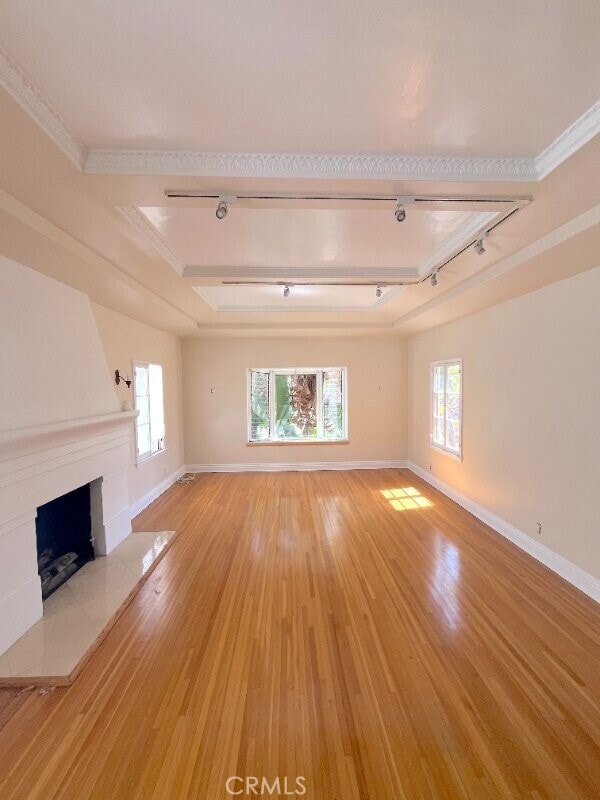 Building Photo - 223 S Gale Dr