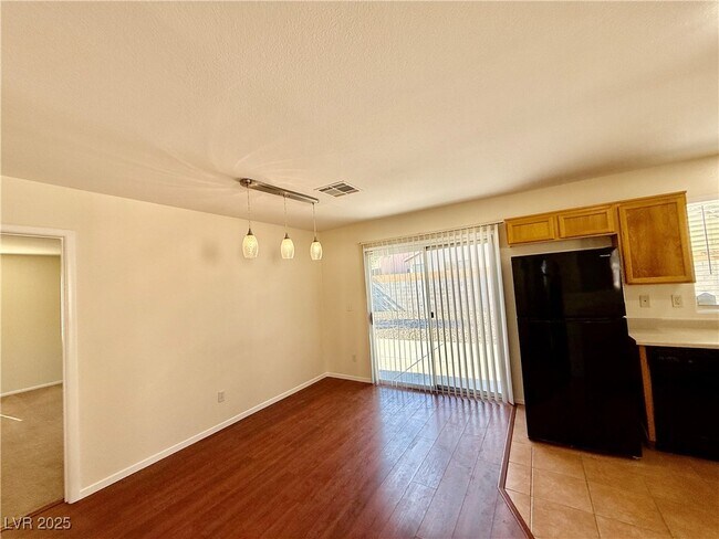 Building Photo - 4912 River Splash Ave