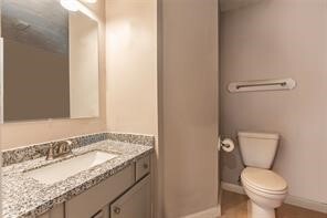 Building Photo - 1835 Oak Ridge Dr