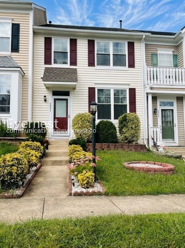 Building Photo - 3951 Hartlake St