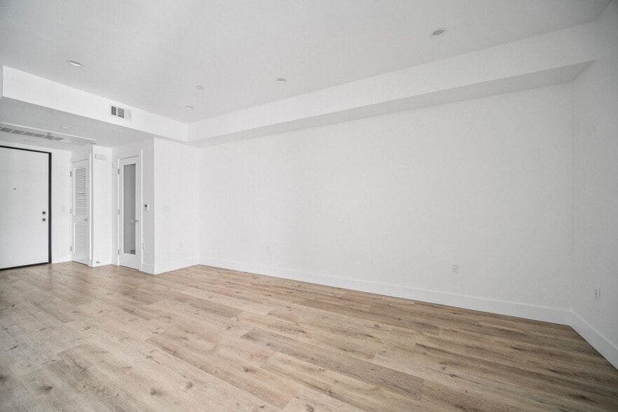 Interior Photo - Destination NoHo