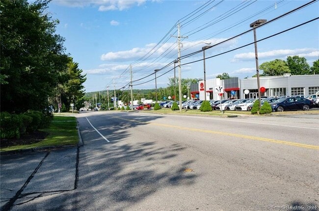 Building Photo - 527 W Thames St