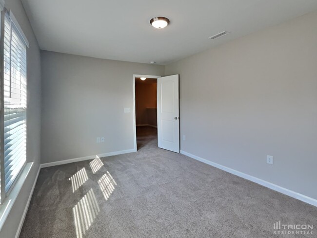Building Photo - 3234 Winding Br Trl