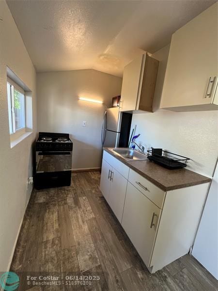 Building Photo - 242 NE 39th Ct
