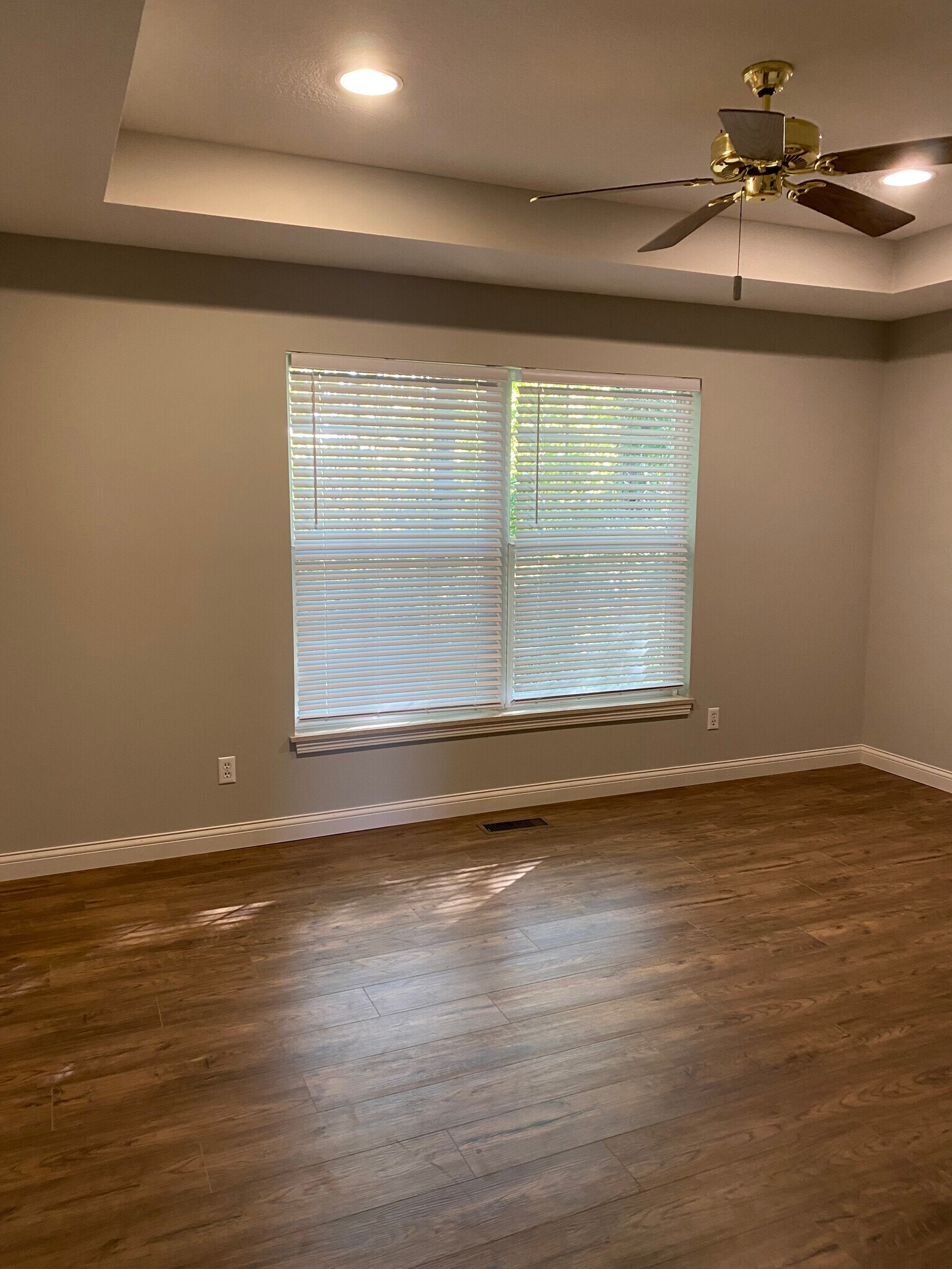 Building Photo - 2930 E Shetland Dr