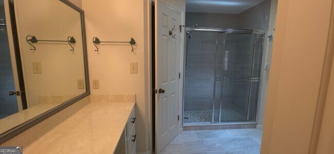 Building Photo - 105 Crestwood Cir