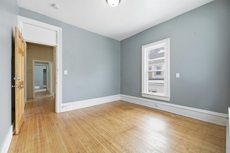 Building Photo - 514 5th Ave SE