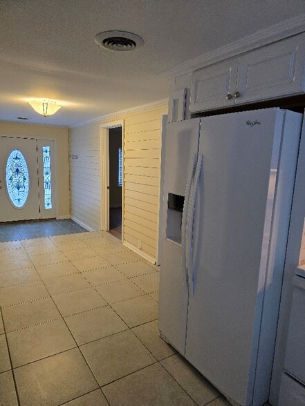 Building Photo - 4435 Clifford Rd