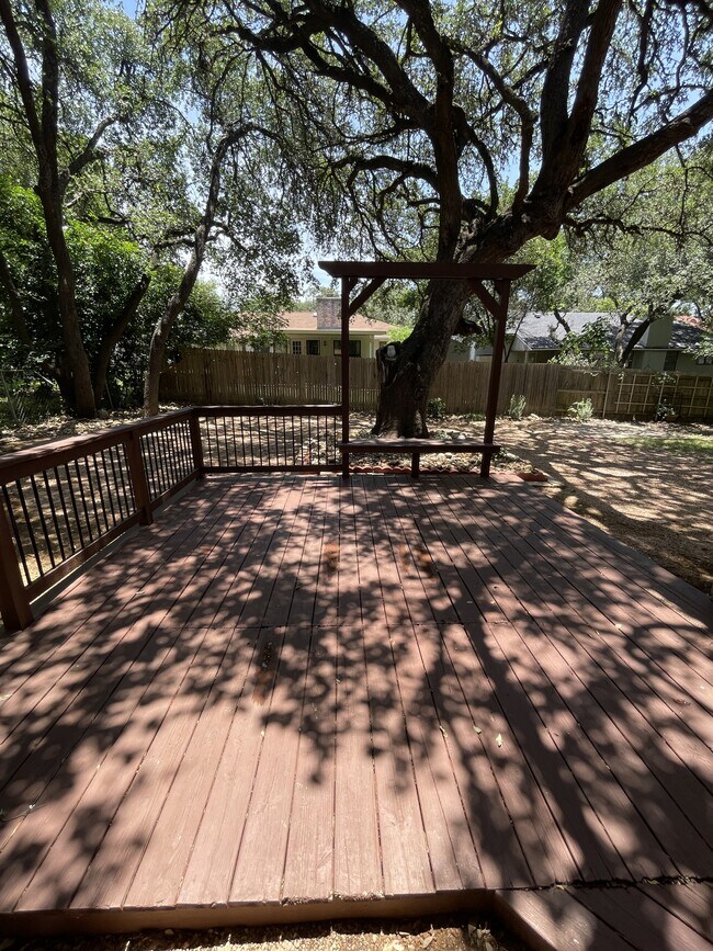 Building Photo - 1214 Timber Bay