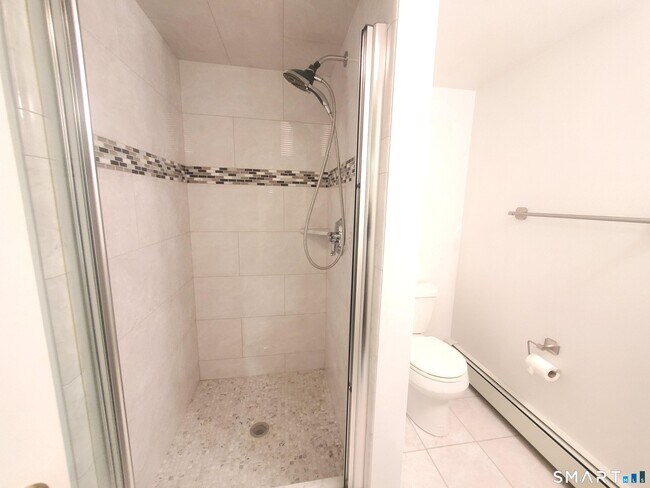 Building Photo - 42 County St