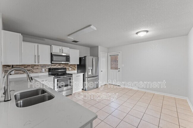 Building Photo - 10926 Acorn Canyon