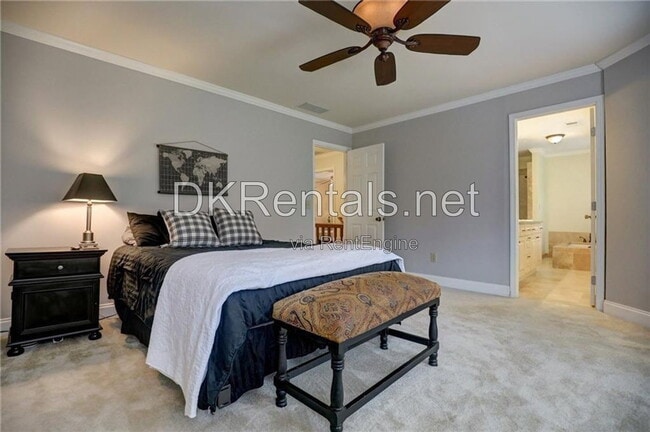 Building Photo - 4492 Coventry Way NE