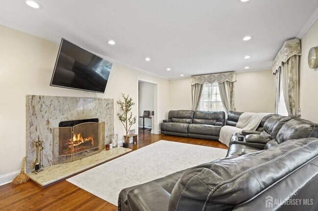 Building Photo - 95 Westons Mill Rd