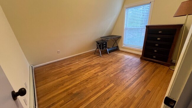 Building Photo - 15 Norfolk Ct