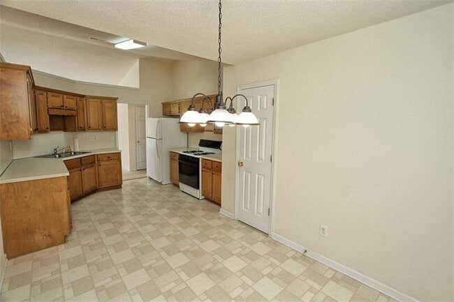 Building Photo - 2510 Fort Daniels Dr NE
