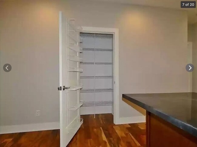 Building Photo - Rent: $1950 - 3 Bed House