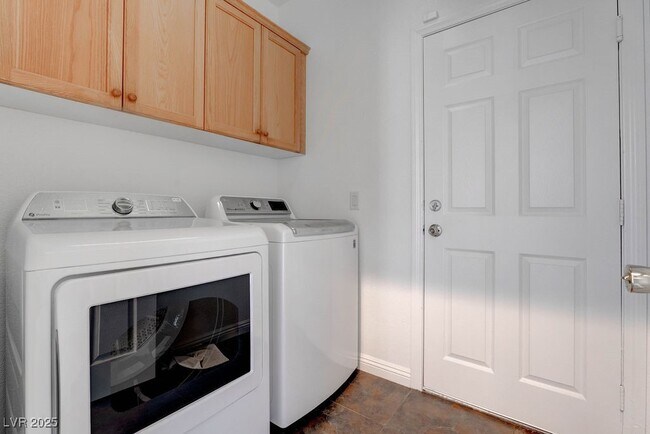 Building Photo - 3637 Pinnate Dr