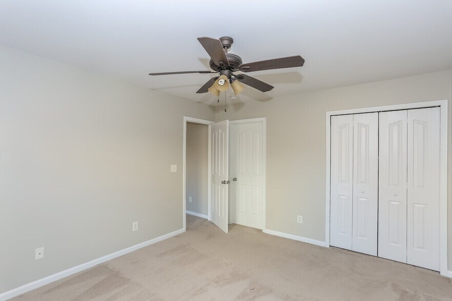 Building Photo - 12910 Rothe House Rd