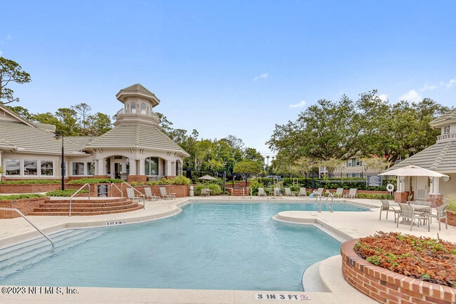 Building Photo - 400 Sandiron Cir