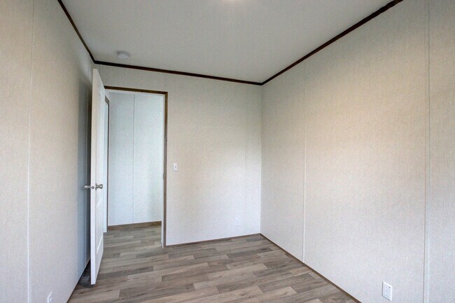 Building Photo - 295 Seays Rd