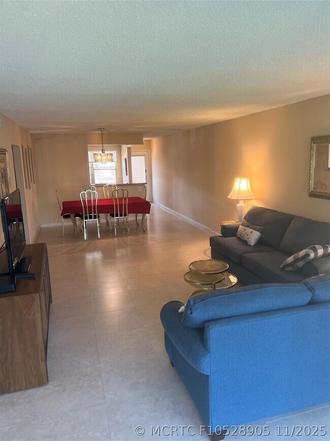 Building Photo - 4301 Martinique Cir