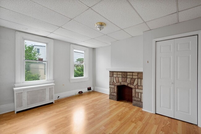 Building Photo - 346 39th St