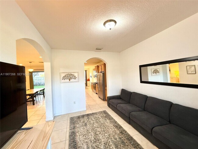 Building Photo - 1740 NW 21st St