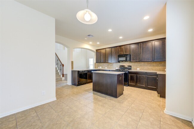 Building Photo - 16 Rose Desert Ct