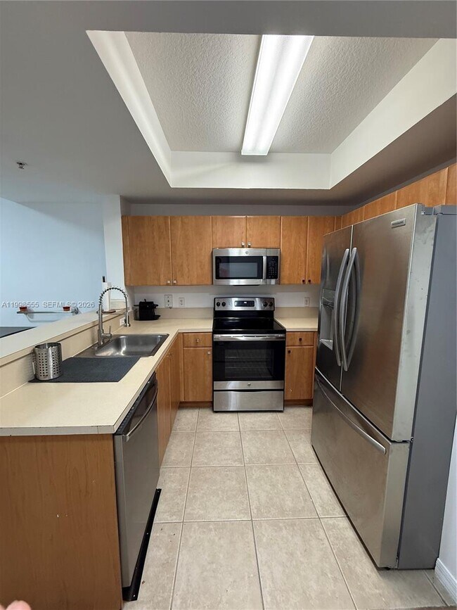 Building Photo - 119 SW 6th Ave