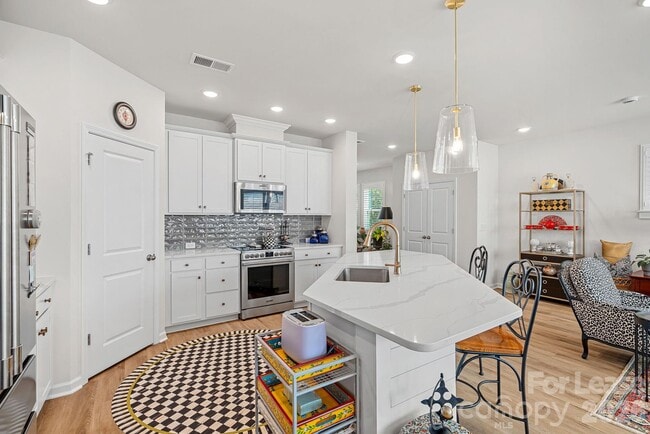 Building Photo - 420 Quartz Hl Wy