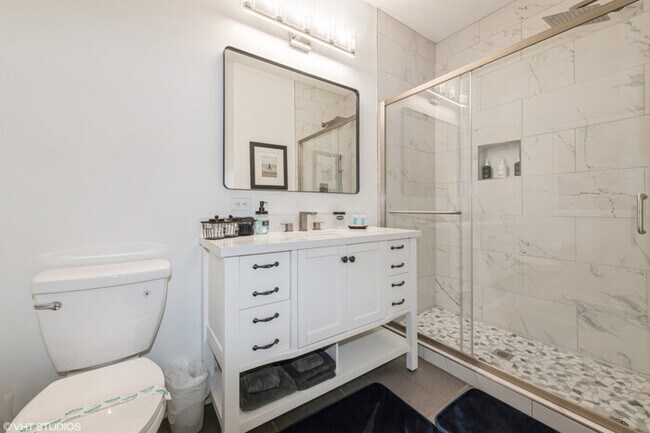 Building Photo - Beach Bliss: Cozy Condo Near Rehoboth & Lewes