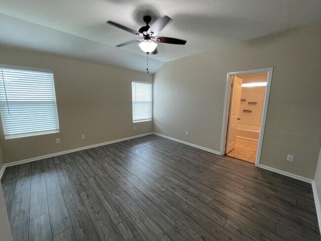 Building Photo - 744 Watson Wy