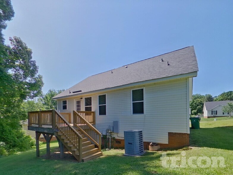 Building Photo - 2019 Slater Springs Dr