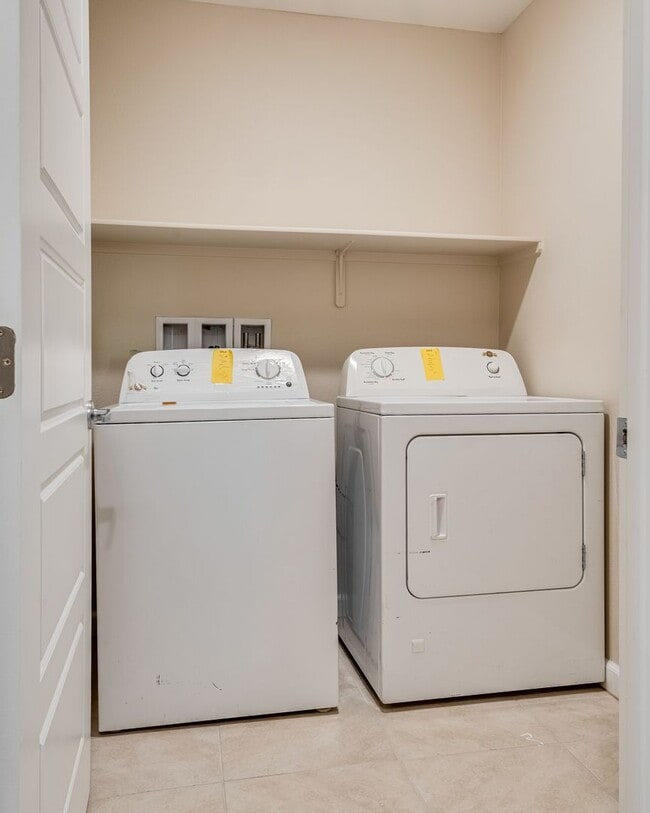 Building Photo - Modern Two-Story Townhome with Stylish Upgrades in Prime Las Vegas Location