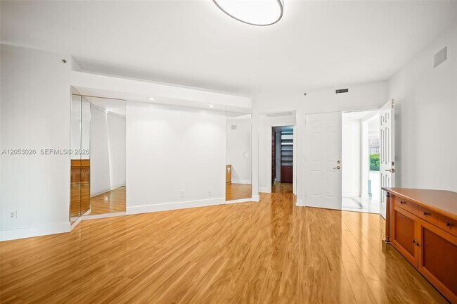 Building Photo - 1643 Brickell Ave
