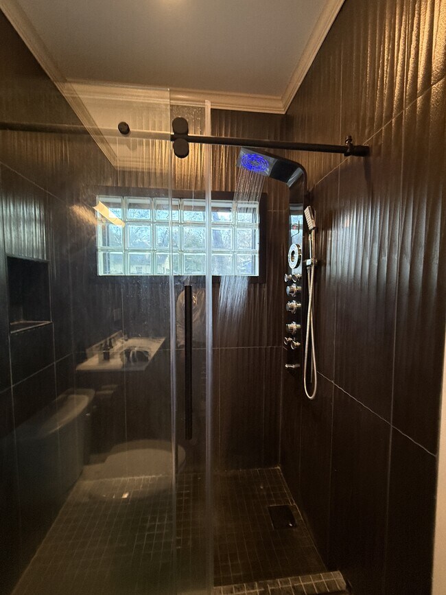 Building Photo - 1073 Hemphill Ave NW