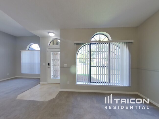 Building Photo - 8808 Mountain Lake Dr S