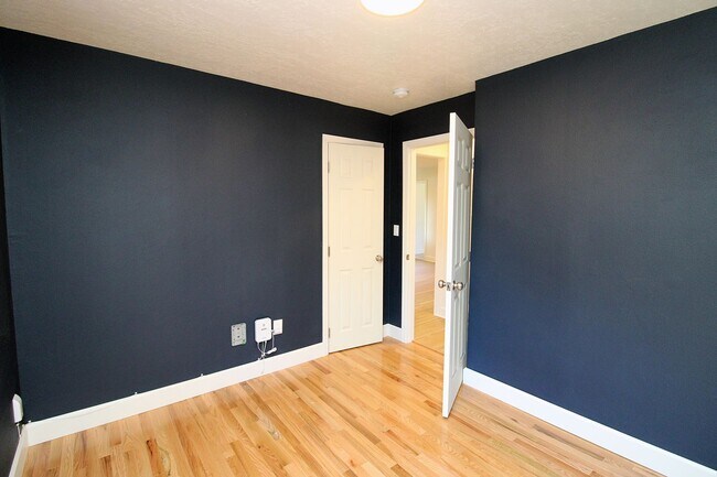 Building Photo - Meticulously Remodeled Milwaukie Bungalow on Large Lot with Gardens & Garage