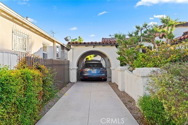 Building Photo - 6160 S San Vicente Blvd