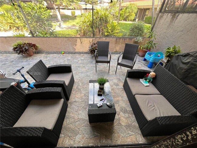 Building Photo - 307 Bonnie Brae Way