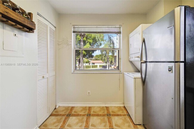 Building Photo - 1250 SW 113th Terrace