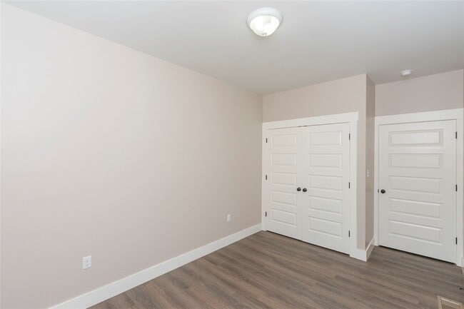 Building Photo - 413 W 2nd Ave