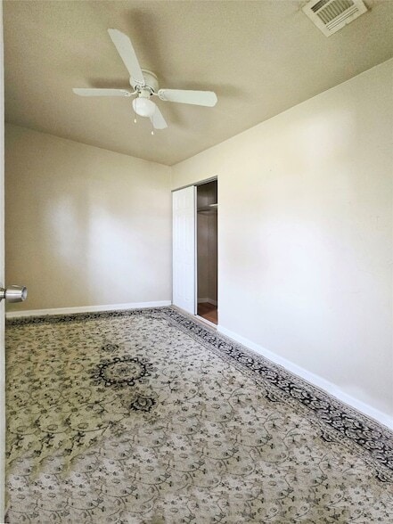 Building Photo - 12121 Hoblitzelle Dr