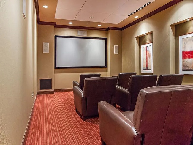 Building Photo - 1650 Fillmore St