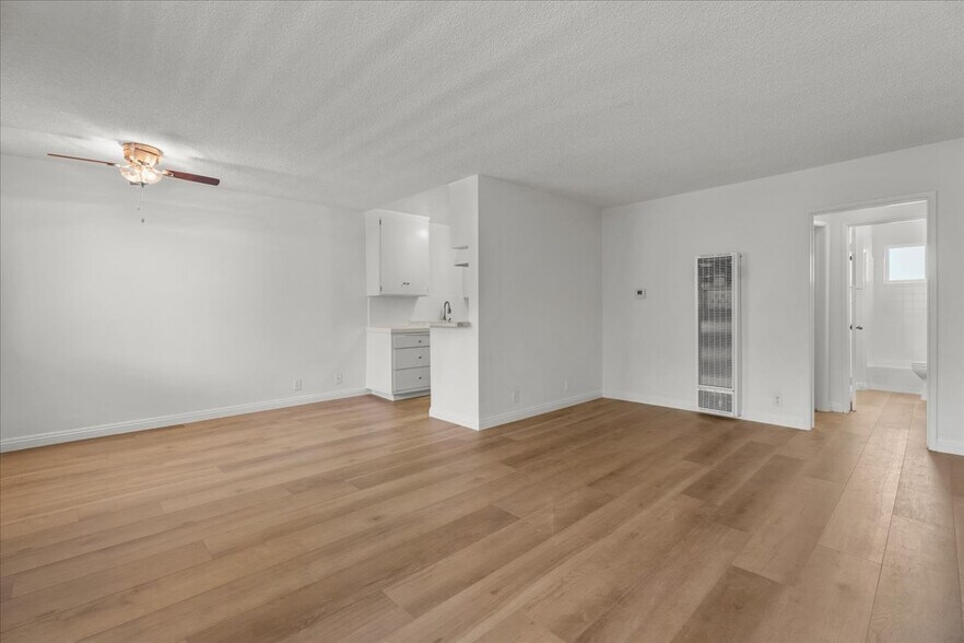 Building Photo - 934 6th St