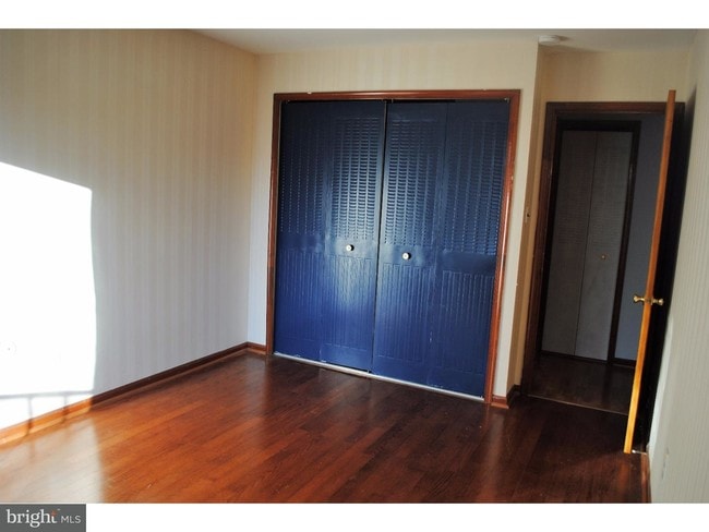 Building Photo - 316 Valley Forge Ct