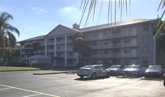 Building Photo - 1528 Whitehall Dr