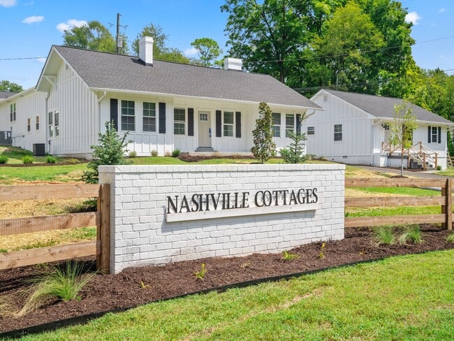 Building Photo - Completely Renovated 2BR, 1.5BA Duplex in West Nashville!
