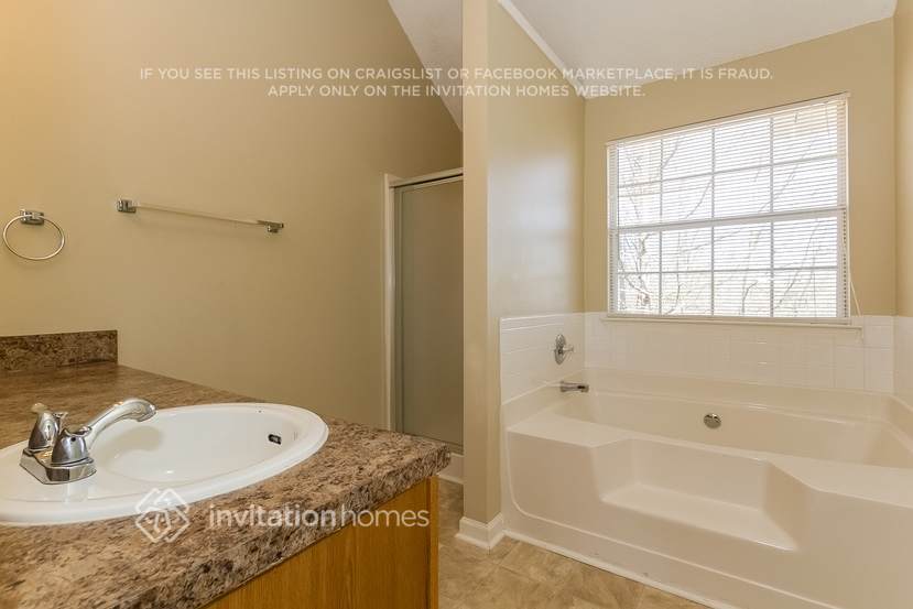 Building Photo - 312 Falls Ct