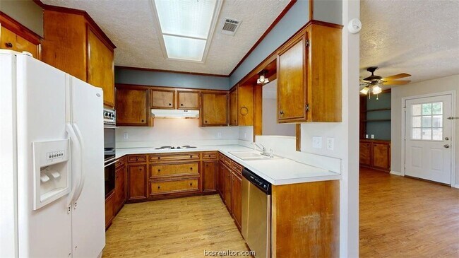 Building Photo - 2812 Adrienne Dr